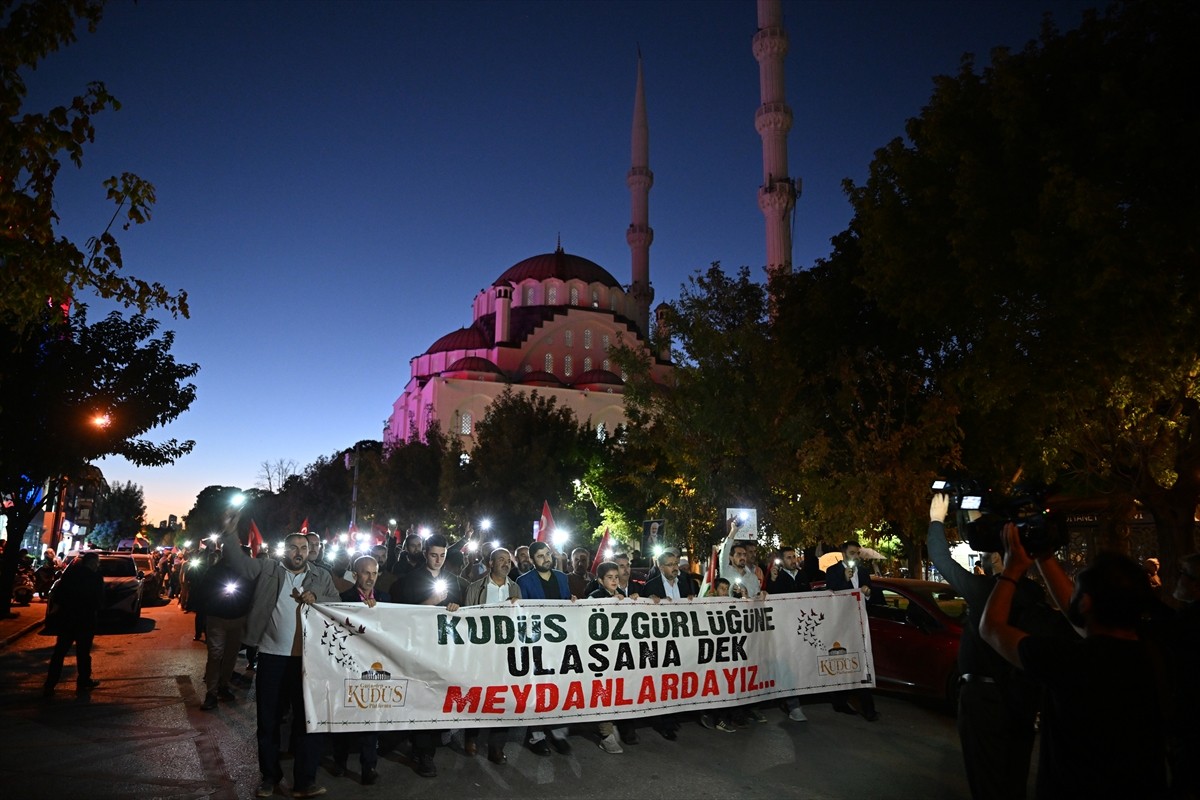 İsrail'in Filistin'e yönelik saldırıları Gaziantep'te protesto edildi. Gaziantep Kudüs...