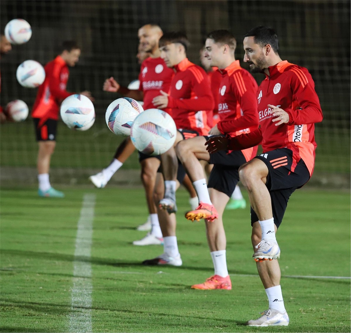 Onvo Antalyaspor, Trendyol Süper Lig'in 9. haftasında Galatasaray ile kendi sahasında oynayacağı...