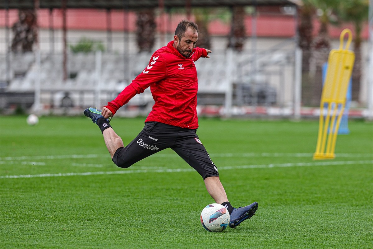 Samsunspor, Trendyol Süper Lig'in 9. haftasında 20 Ekim Pazar günü sahasında Fenerbahçe ile...