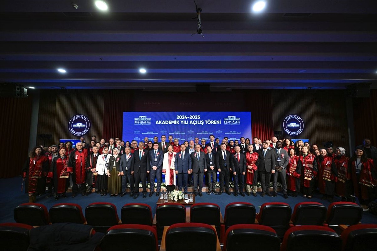 Sanayi ve Teknoloji Bakanı Mehmet Fatih Kacır, Bezmialem Vakıf Üniversitesi Akademik Yılı Açılış...