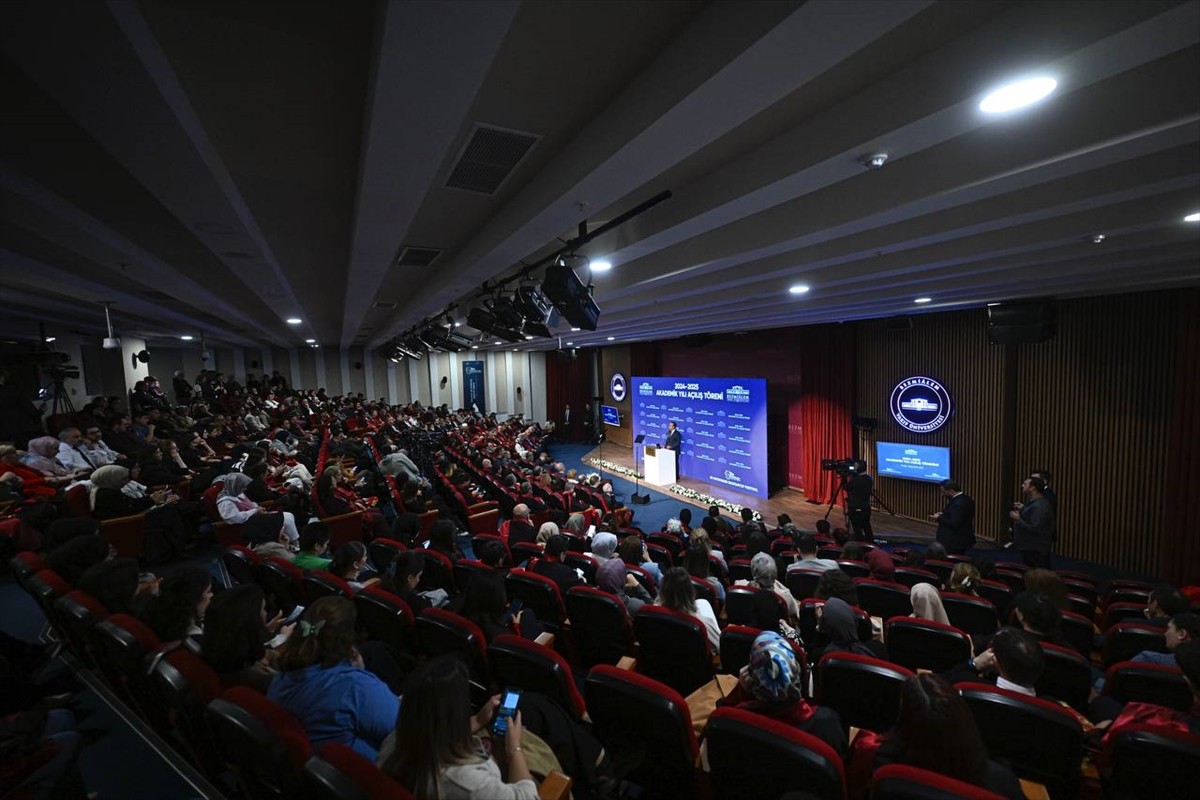 Sanayi ve Teknoloji Bakanı Mehmet Fatih Kacır, Bezmialem Vakıf Üniversitesi Akademik Yılı Açılış...