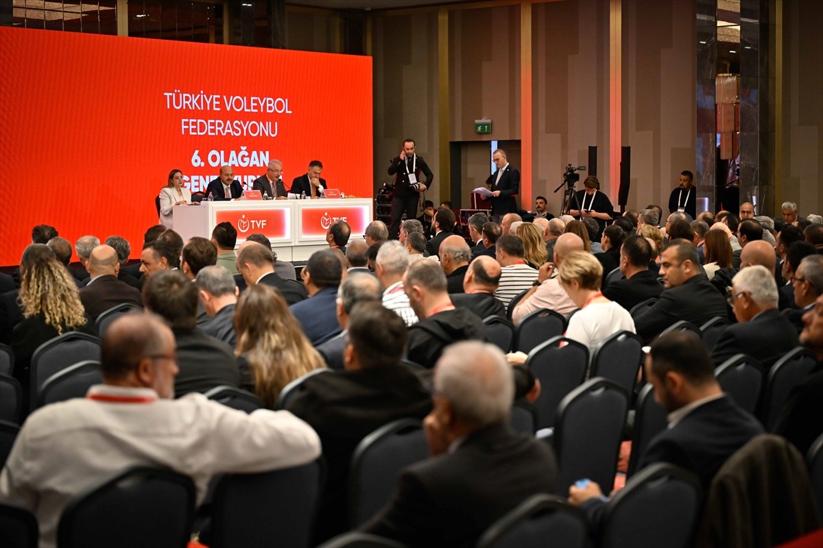 Türkiye Voleybol Federasyonunun 6. Olağan Genel Kurulu, Ankara'da başladı. Crowne Plaza Ankara'da...