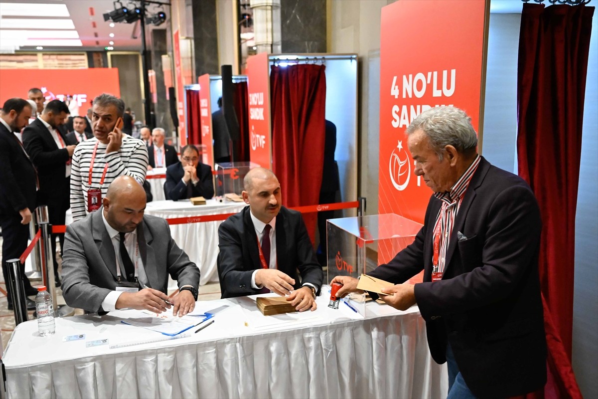 Türkiye Voleybol Federasyonunun 6. Olağan Genel Kurulu, Crowne Plaza Ankara'da yapıldı. Başkanlık...