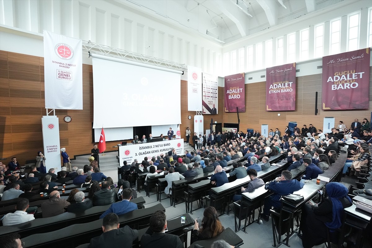 Adalet Bakanı Yılmaz Tunç, İstanbul 2 Nolu Baro'nun İstanbul Üniversitesi Hukuk Fakültesi'ndeki...