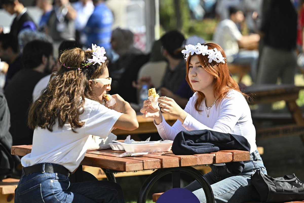 Adana Valiliğinin ev sahipliğinde "Kökleriyle Adana" temasıyla düzenlenen "8. Uluslararası Adana...