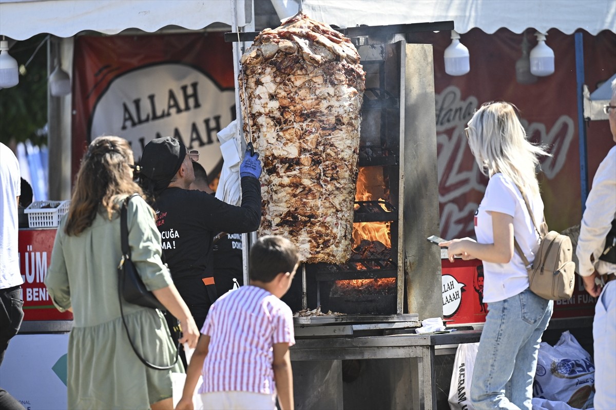 Adana Valiliğinin ev sahipliğinde "Kökleriyle Adana" temasıyla düzenlenen "8. Uluslararası Adana...