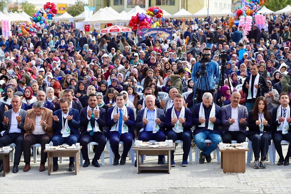 Aksaray'da "4. Geleneksel Ağaçören Ceviz Festivali" başladı. Ağaçören ilçesindeki etkinlik...