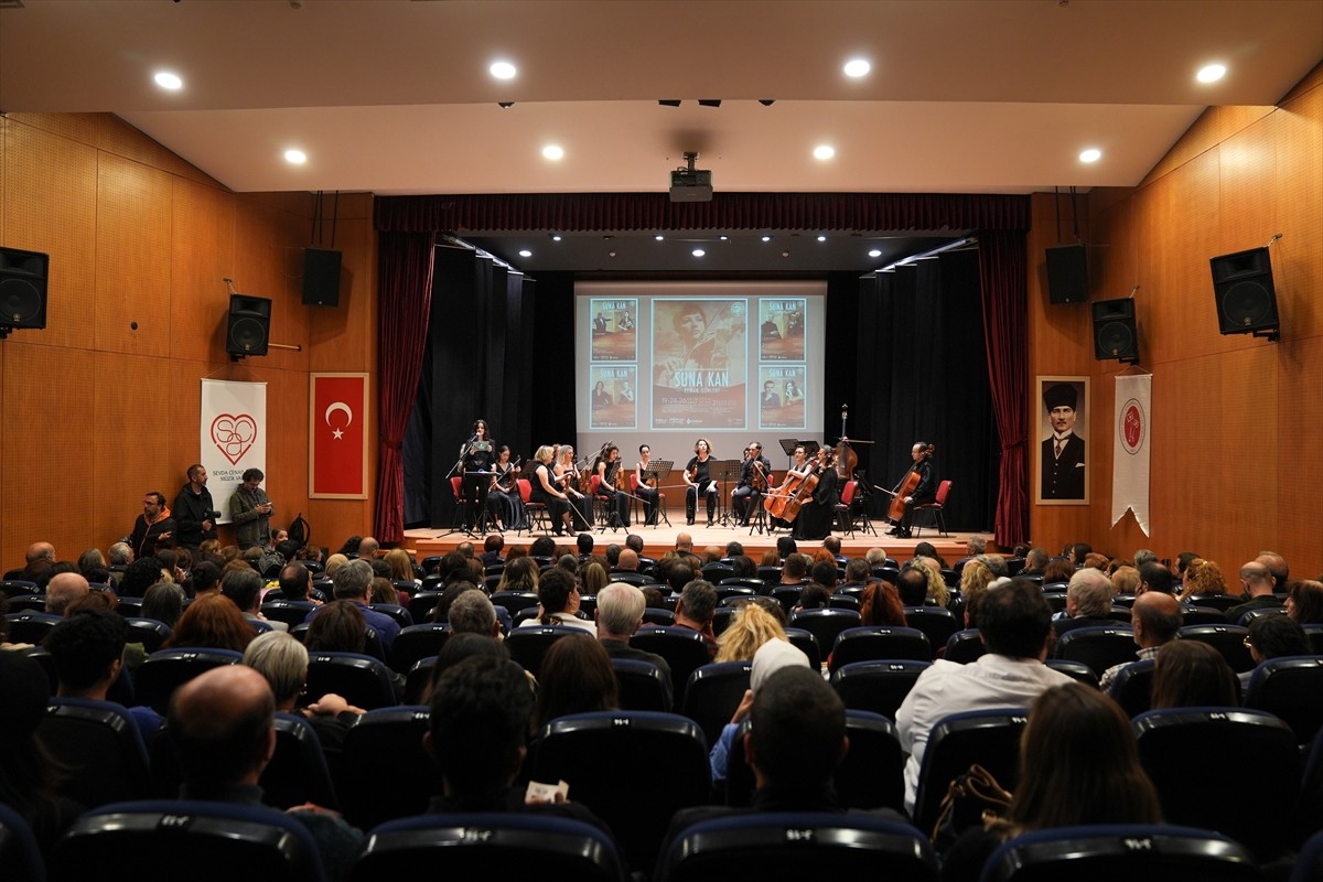 Başkentte bir hafta boyunca birçok konserin düzenleneceği "Suna Kan Keman Günleri" başladı. Ankara...