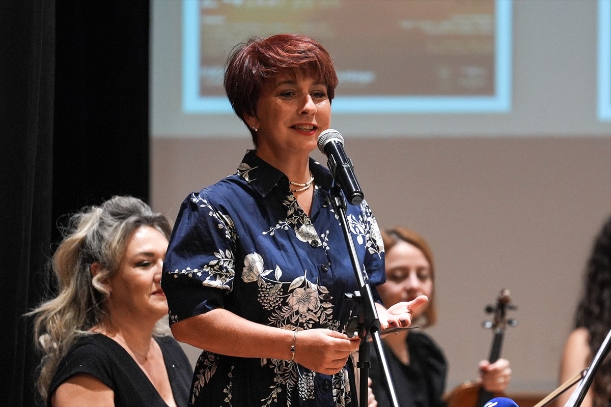 Başkentte bir hafta boyunca birçok konserin düzenleneceği "Suna Kan Keman Günleri" başladı. Ankara...