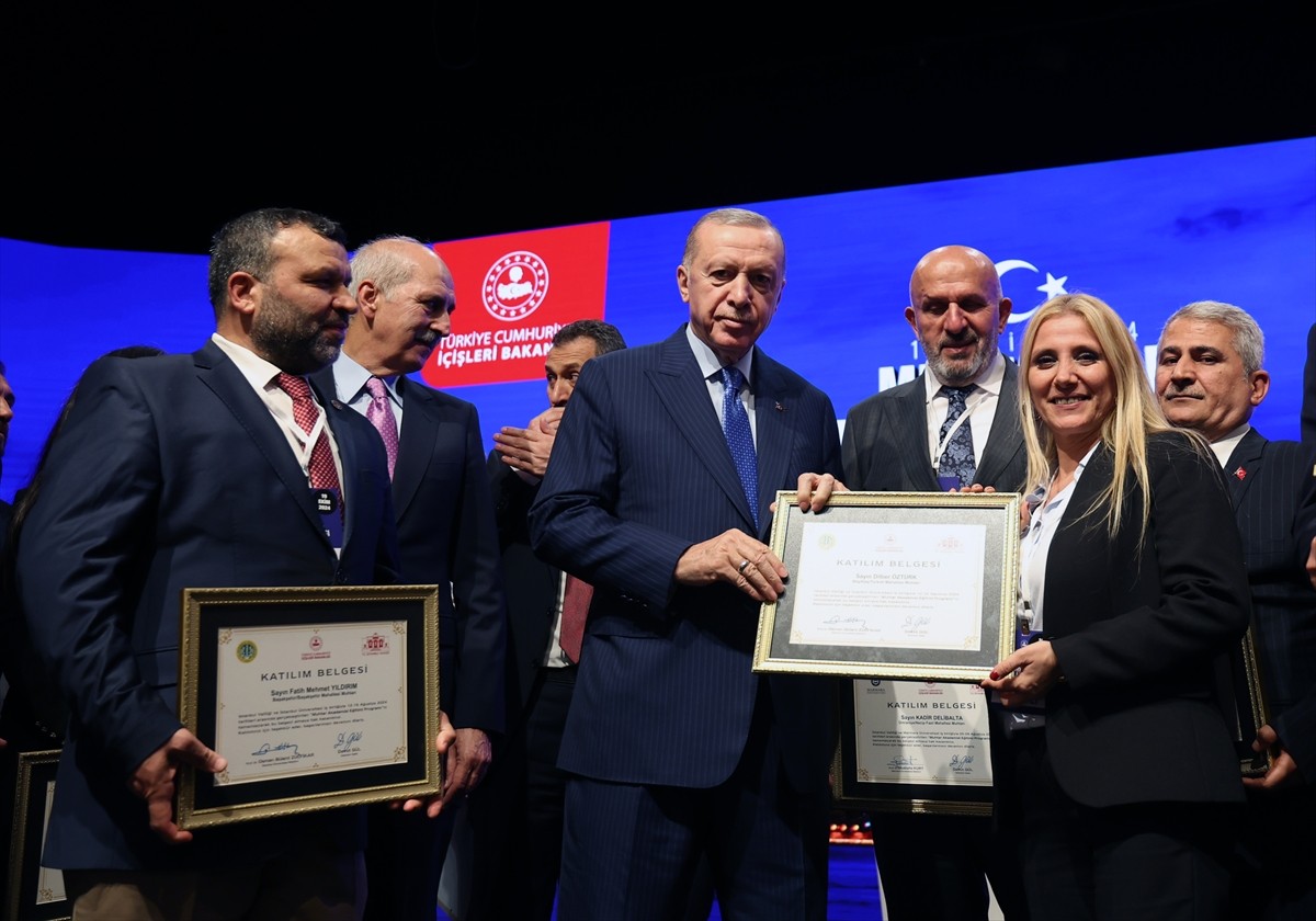 Cumhurbaşkanı Recep Tayyip Erdoğan, Şişli'deki bir otelde düzenlenen İstanbul Muhtarlar...