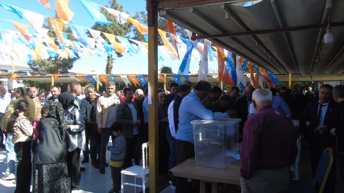 Gaziantep'in İslahiye ilçesinde bir düğün salonunda AK Parti İslahiye 8. Olağan İlçe Kongresi...