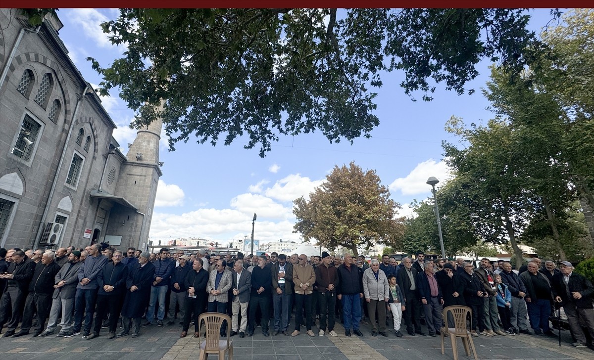 İsrail'in saldırısında yaşamını yitiren Hamas Siyasi Büro Başkanı Yahya Sinvar için Kayseri'de...