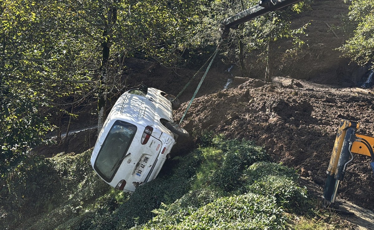 Rize'nin Çayeli ilçesinde hortum meydana geldi. İlçede denizde oluşan hortum, bir süre sonra...