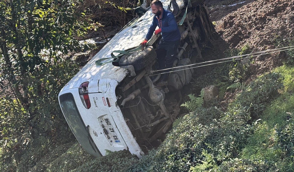 Rize'nin Çayeli ilçesinde hortum meydana geldi. İlçede denizde oluşan hortum, bir süre sonra...