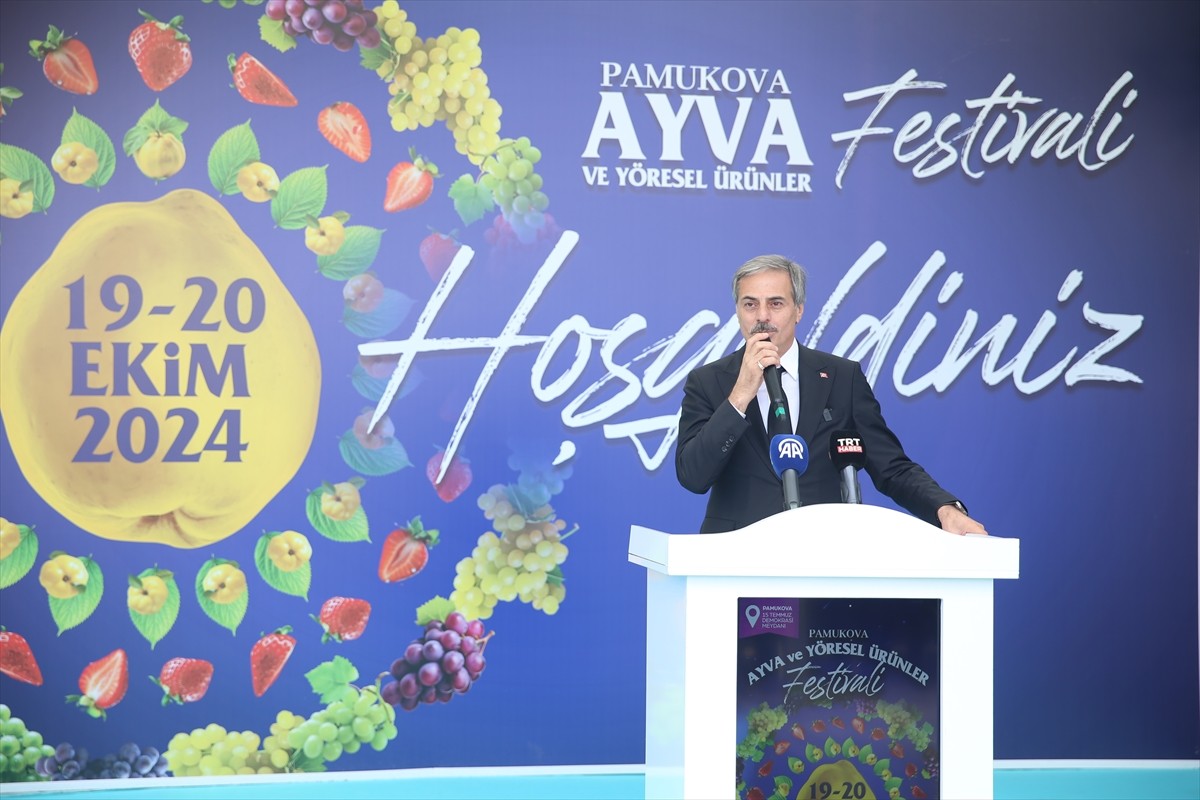 Sakarya'nın Pamukova ilçesinde 5'incisi düzenlenen "Ayva ve Yöresel Ürünler Festivali" başladı....