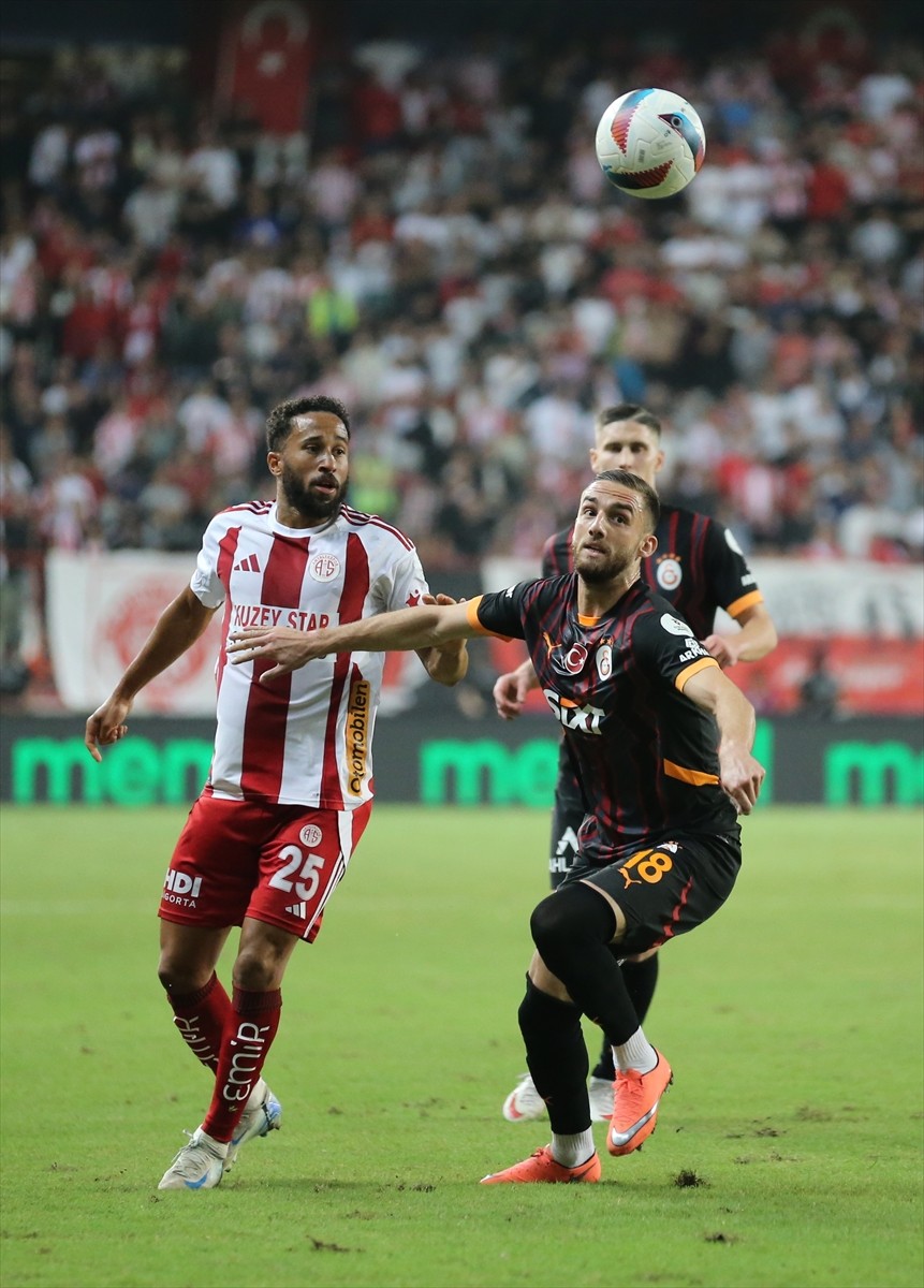 Trendyol Süper Lig'in 9. haftasında Onvo Antalyaspor ile Galatasaray, Corendon Airlines Park...