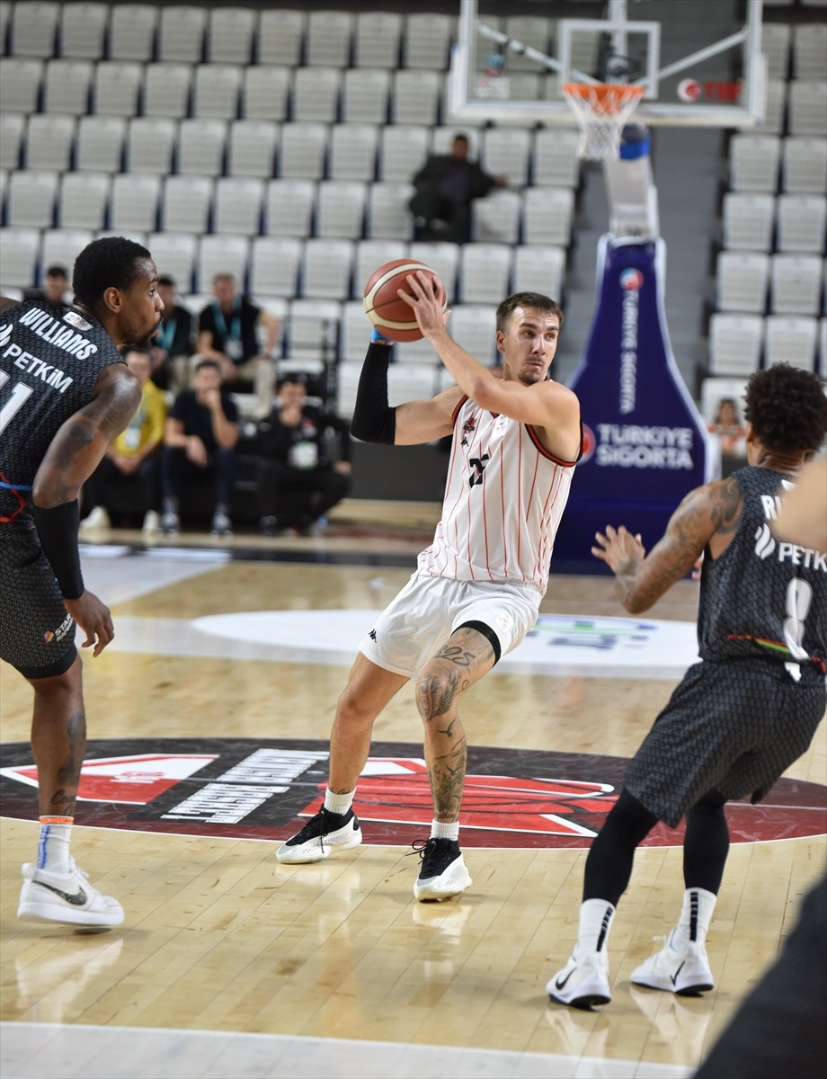 Türkiye Sigorta Basketbol Süper Ligi’nin 3. haftasında Manisa Basket ile Aliağa Petkimspor...