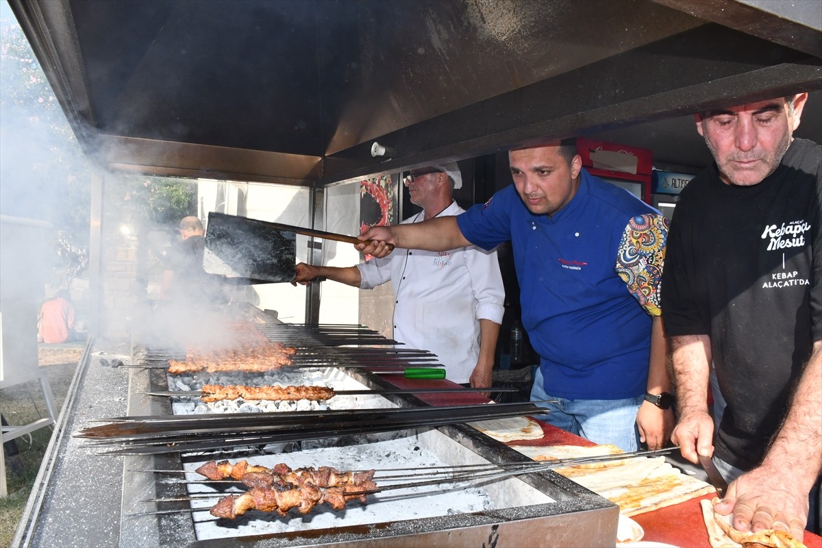 Adana Valiliğinin ev sahipliğinde "Kökleriyle Adana" temasıyla düzenlenen "8. Uluslararası Adana...