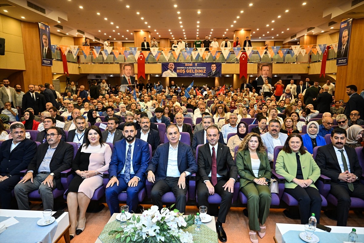 AK Parti Genel Başkan Yardımcısı ve Parti Sözcüsü Ömer Çelik (sol 5), Adana'da Ramazanoğlu...