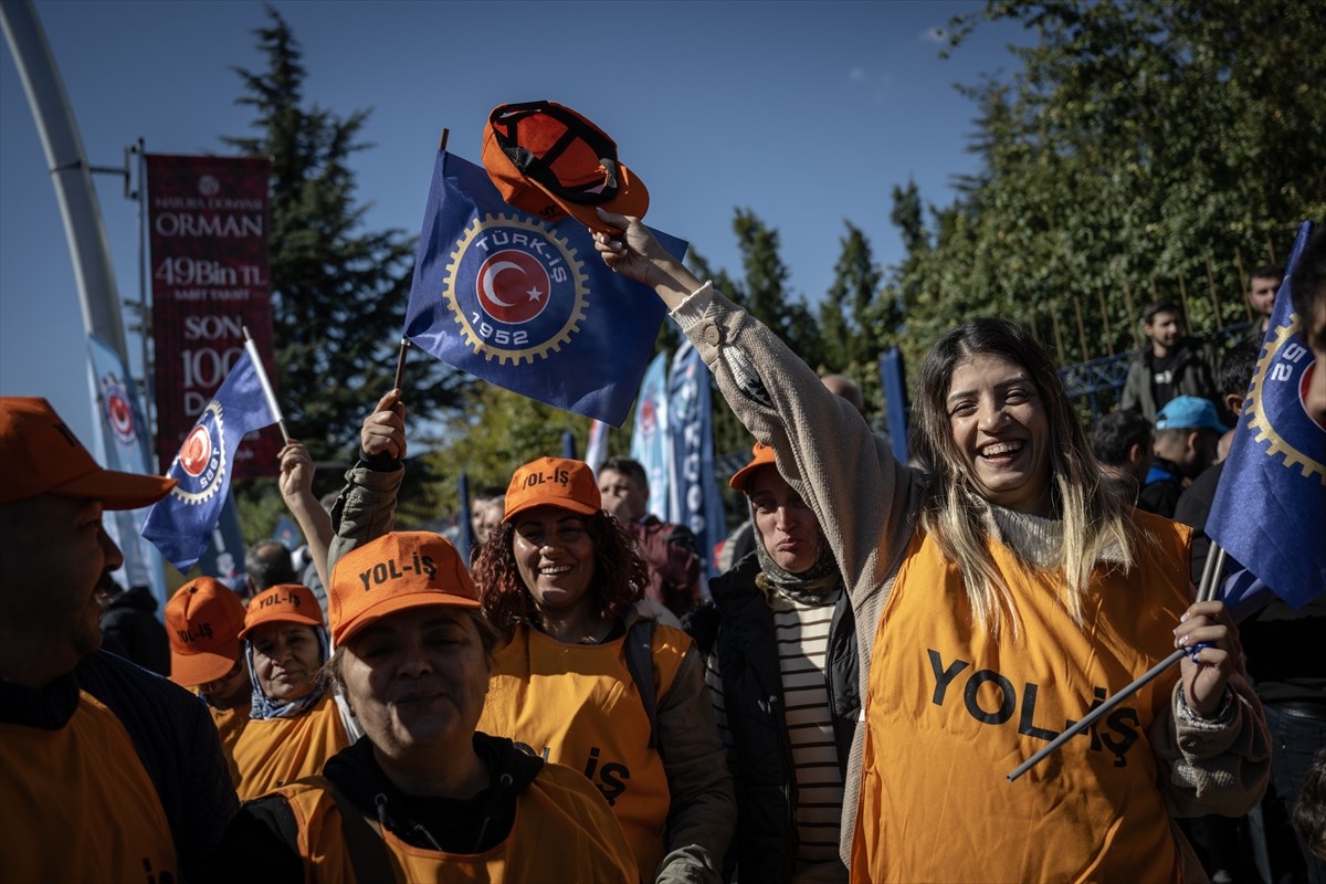 Ankara'da, Türkiye İşçi Sendikaları Konfederasyonu (TÜRK-İŞ) tarafından Anadolu Meydanı'nda...