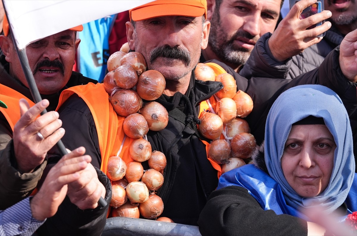 Ankara'da, Türkiye İşçi Sendikaları Konfederasyonu (TÜRK-İŞ) tarafından Anadolu Meydanı'nda...