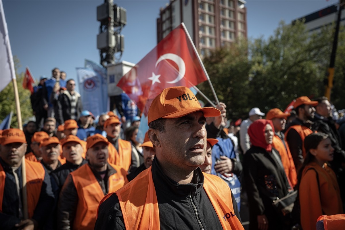 Ankara'da, Türkiye İşçi Sendikaları Konfederasyonu (TÜRK-İŞ) tarafından Anadolu Meydanı'nda...