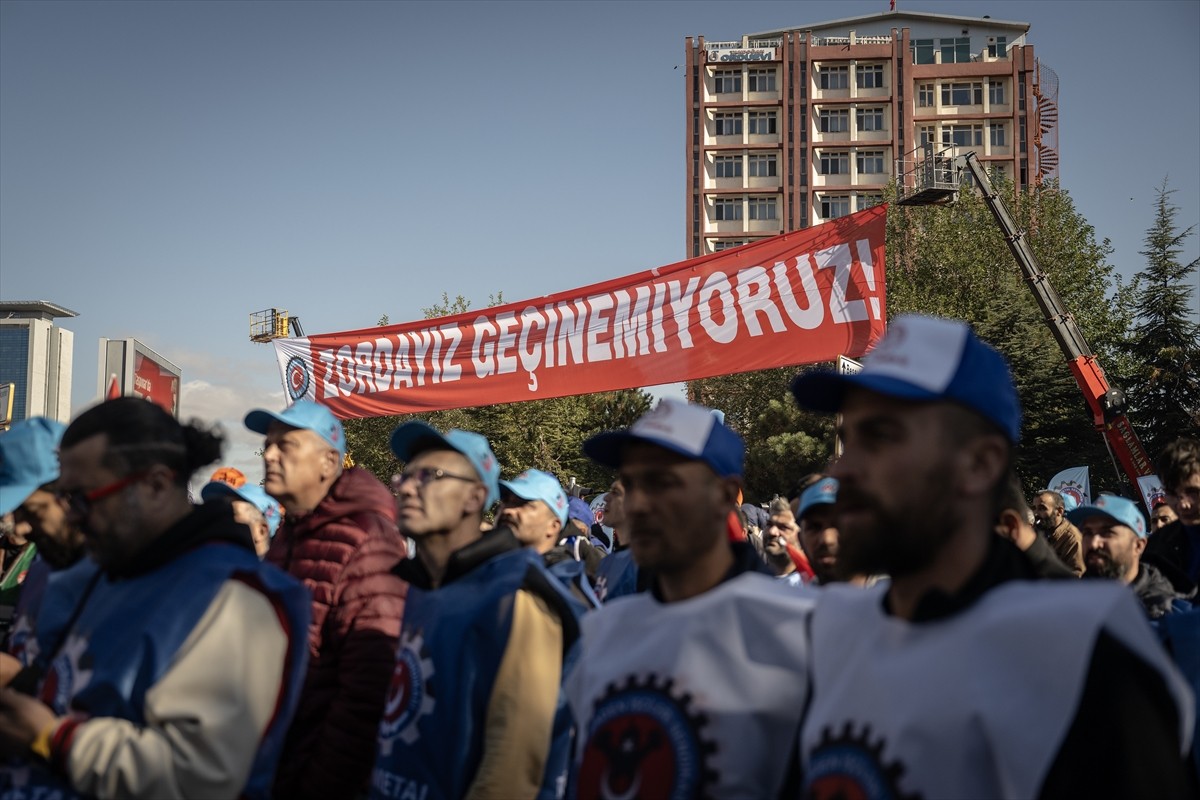 Ankara'da, Türkiye İşçi Sendikaları Konfederasyonu (TÜRK-İŞ) tarafından Anadolu Meydanı'nda...