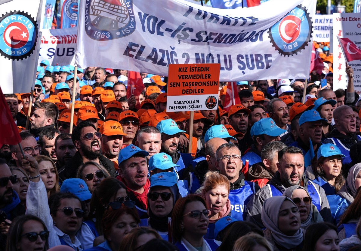 Ankara'da, Türkiye İşçi Sendikaları Konfederasyonu (TÜRK-İŞ) tarafından Anadolu Meydanı'nda...