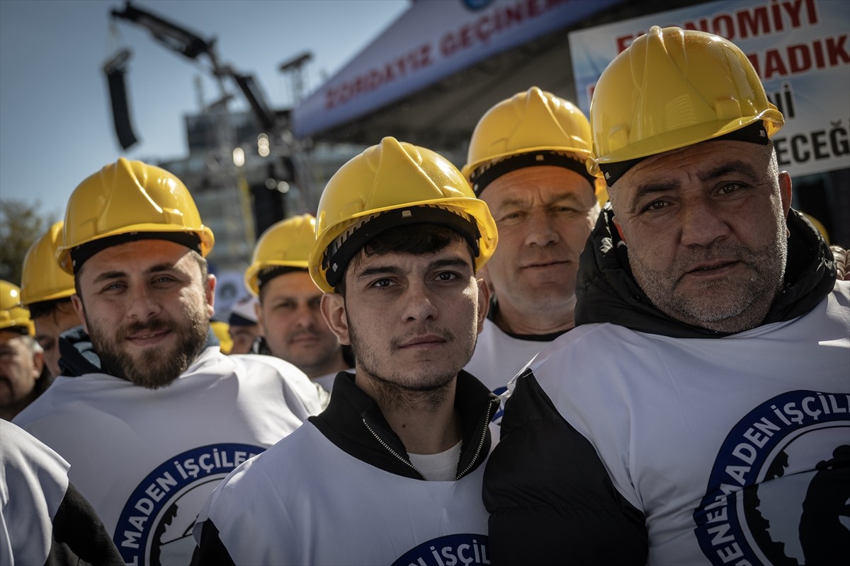 Ankara'da, Türkiye İşçi Sendikaları Konfederasyonu (TÜRK-İŞ) tarafından Anadolu Meydanı'nda...