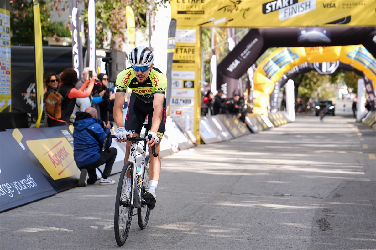 L'Etape Türkiye by Tour de France bisiklet yarışı, Türkiye'de ilk kez İstanbul'da yapıldı. Küçüksu...