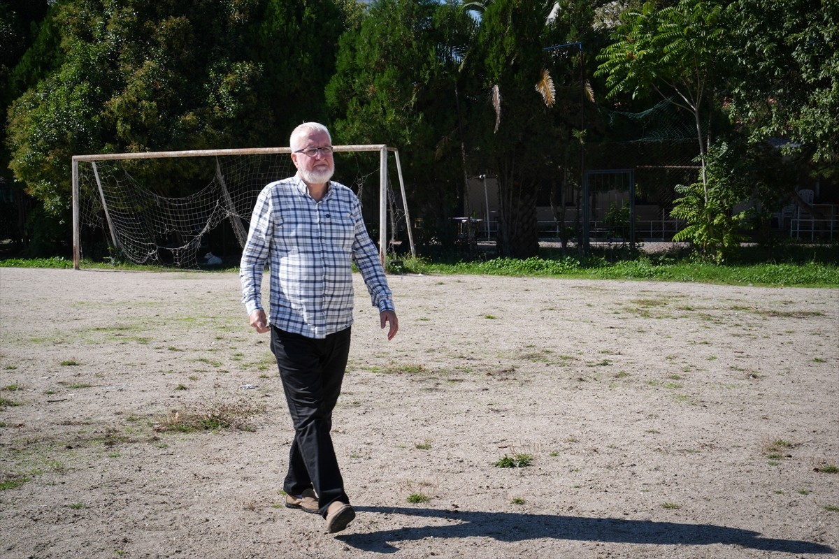 Merterspor'un kurucularından, Türk futboluna uzun yıllar altyapı antrenörü olarak hizmet eden...