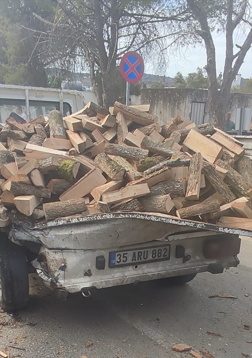 Muğla'nın Bodrum ilçesinde otomobilin park halindeki kamyonete çarpması sonucu 3 kişi...