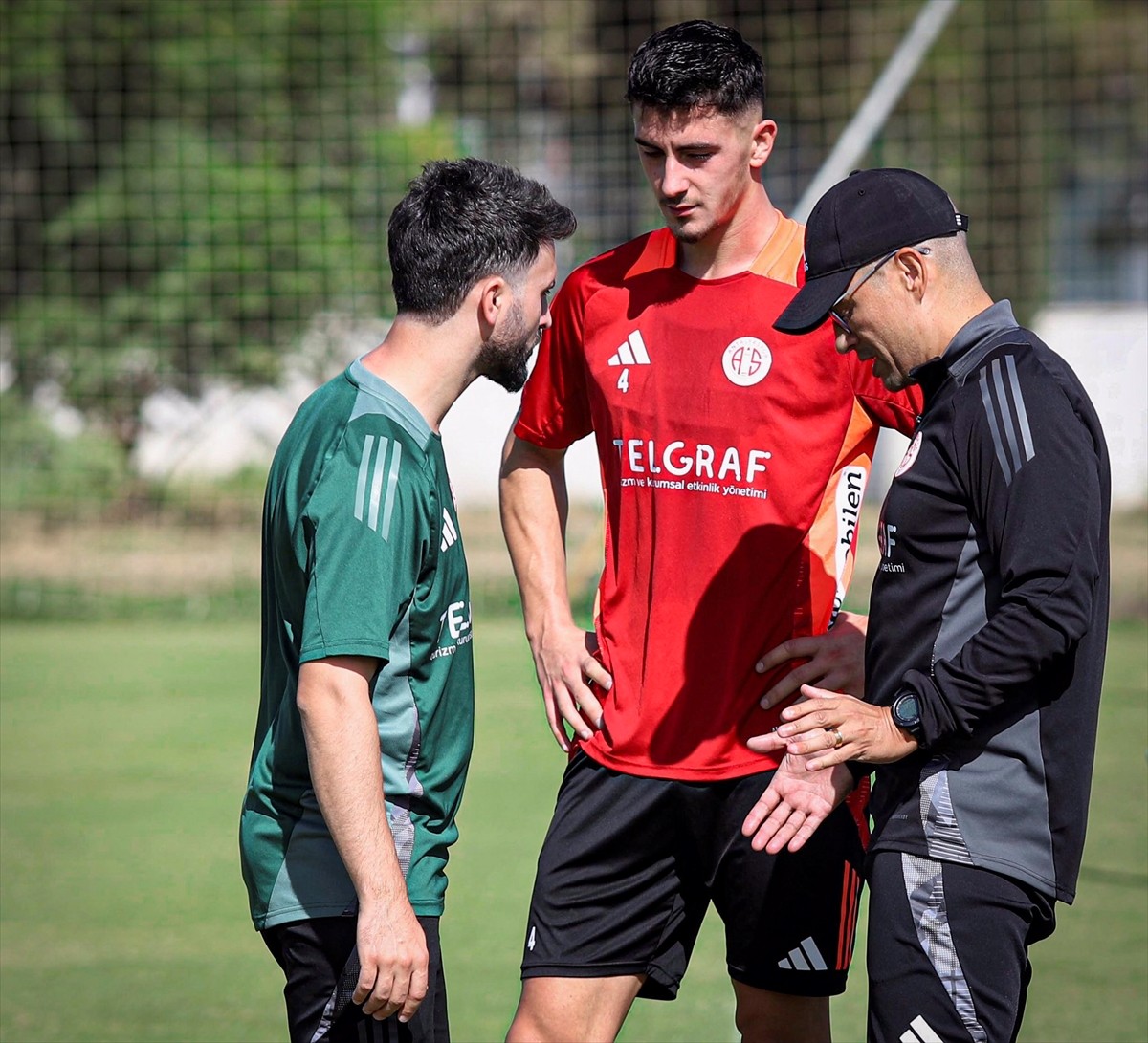 Onvo Antalyaspor, Trendyol Süper Lig'in 10. haftasında Corendon Alanyaspor ile deplasmanda...