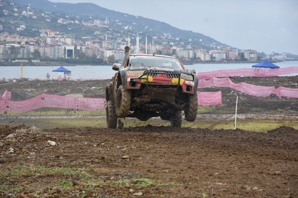 PETLAS 2024 Türkiye Off-Road Şampiyonası'nın 5. ayağı kapsamında seyirci etabı gerçekleştirildi....