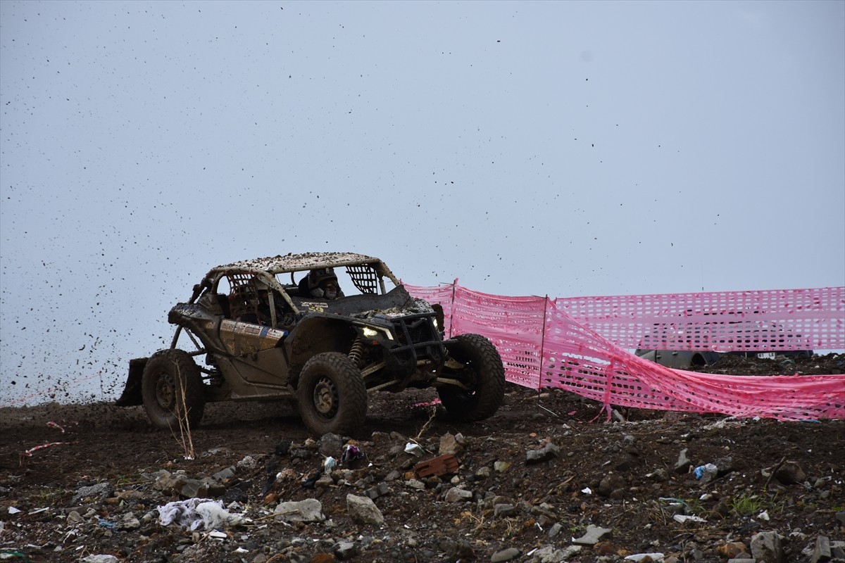 PETLAS 2024 Türkiye Off-Road Şampiyonası'nın 5. ayağı kapsamında seyirci etabı gerçekleştirildi....