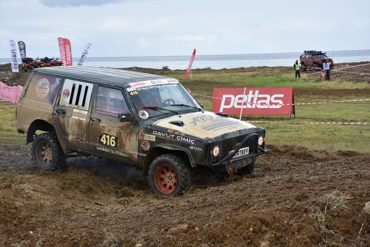 PETLAS 2024 Türkiye Off-Road Şampiyonası'nın 5. ayağı kapsamında seyirci etabı gerçekleştirildi....