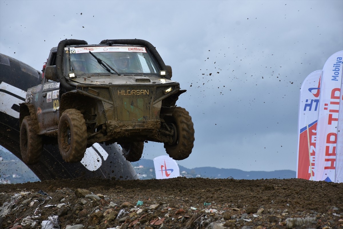 PETLAS 2024 Türkiye Off-Road Şampiyonası'nın 5. ayağı kapsamında seyirci etabı gerçekleştirildi....