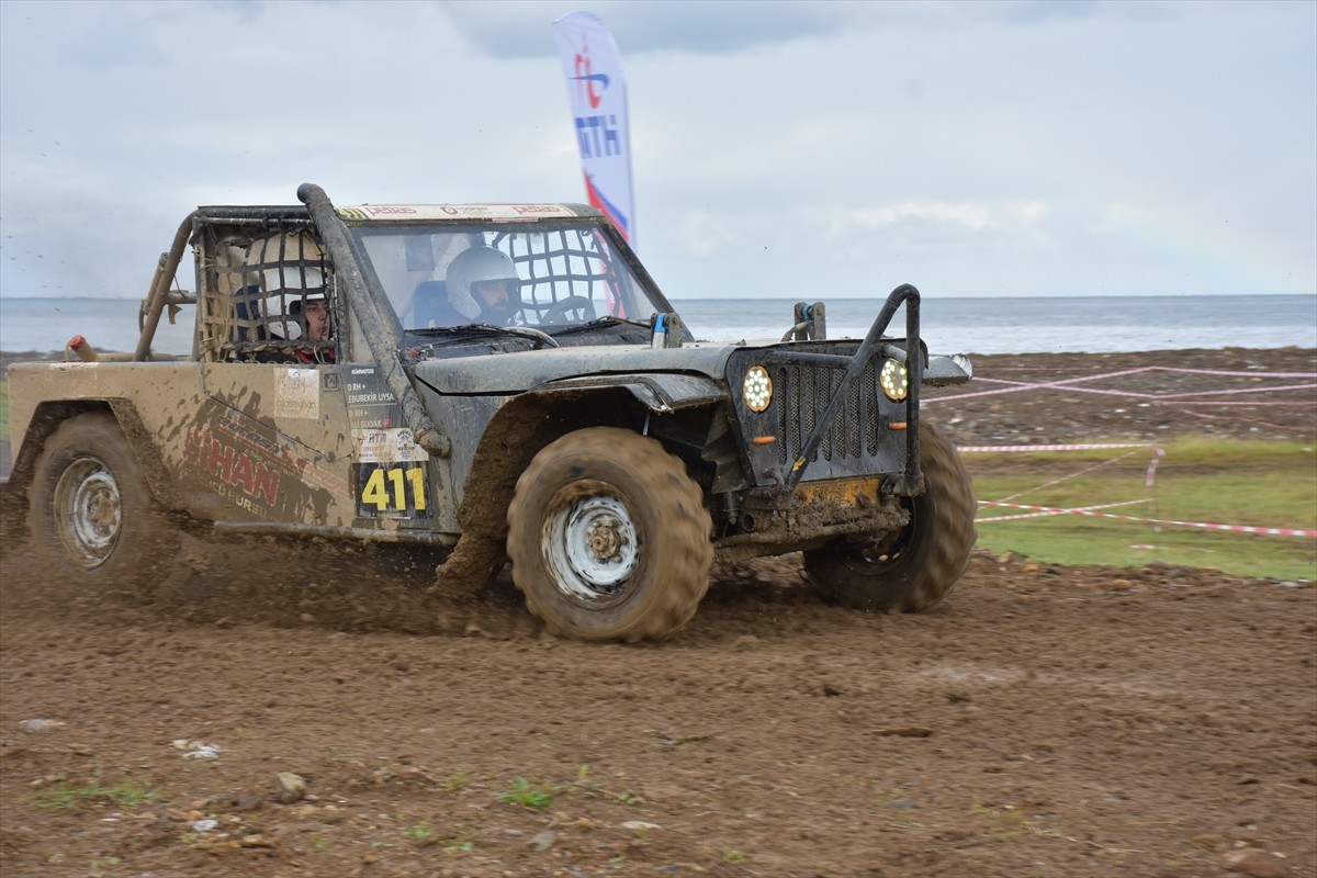 PETLAS 2024 Türkiye Off-Road Şampiyonası'nın 5. ayağı kapsamında seyirci etabı gerçekleştirildi....