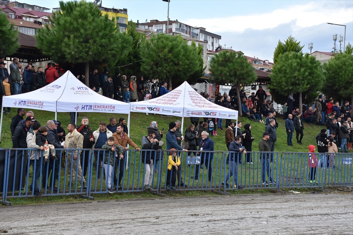 PETLAS 2024 Türkiye Off-Road Şampiyonası'nın 5. ayağı kapsamında seyirci etabı gerçekleştirildi....