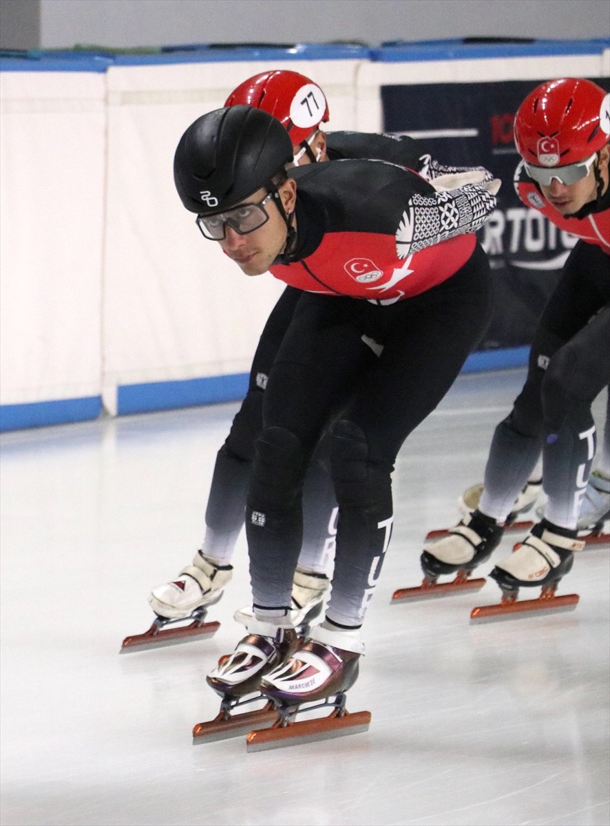 Sürat pateninde (short track) daha önce düzenlenen uluslararası şampiyonalarda önemli dereceler...