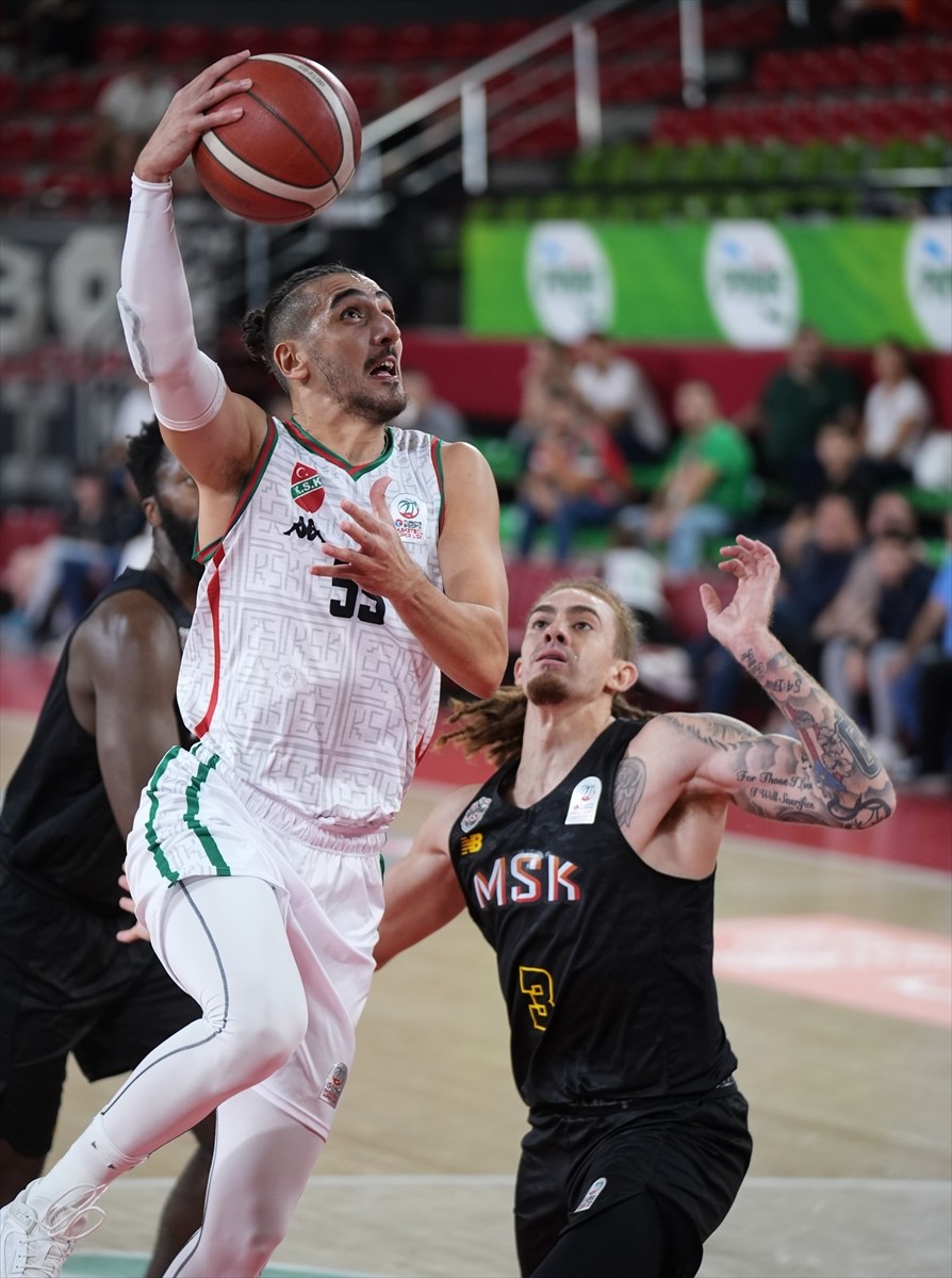 Türkiye Sigorta Basketbol Süper Ligi 3. hafta mücadelesinde Karşıyaka ile Mersinspor, Mustafa...