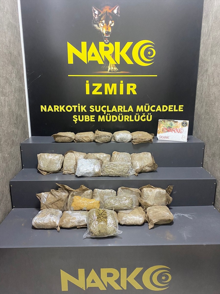 İzmir'in Kemalpaşa ilçesinde 12 kilo 200 gram skunk ele geçirildi, gözaltına alınan şüpheli...