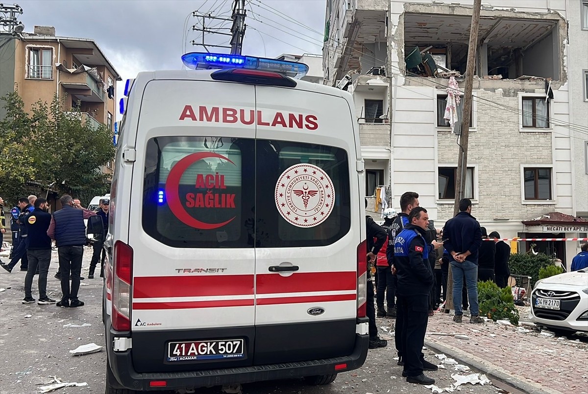 Kocaeli'nin Gebze ilçesinde bir evde doğal gaz patlaması sonucu 7 kişi yaralandı. Bölgeye çok...