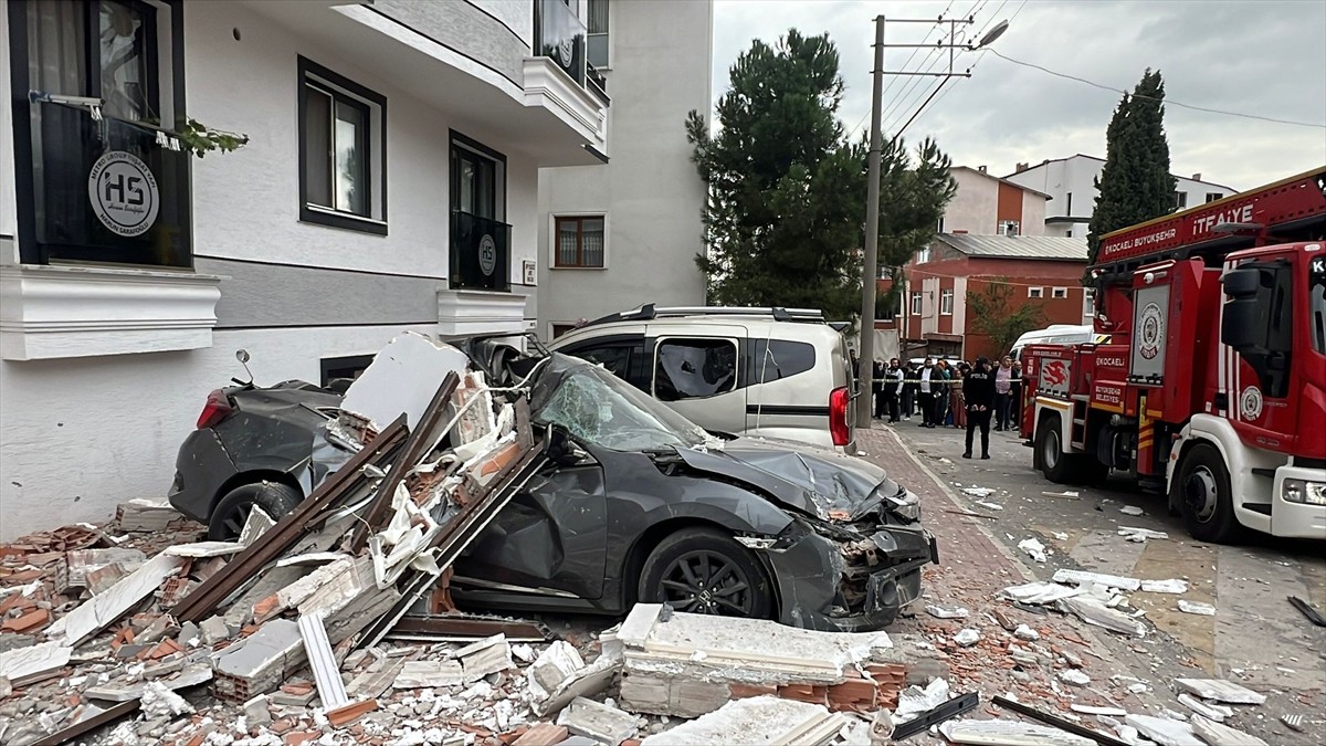 Kocaeli'nin Gebze ilçesinde bir evde doğal gaz patlaması sonucu 7 kişi yaralandı. Bölgeye çok...