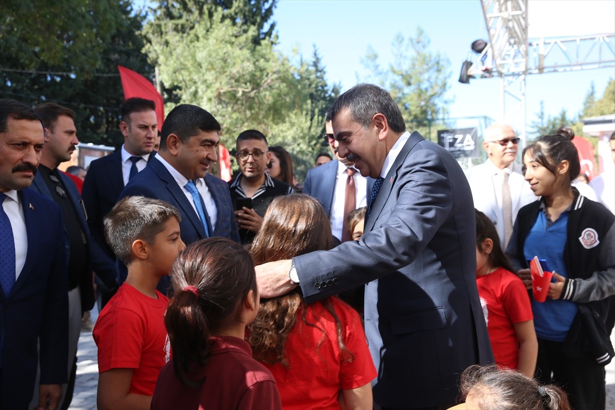 Milli Eğitim Bakanı Yusuf Tekin, Hatay'da, Aşağıoba İlkokulu'nun bahçesinde düzenlenen ve...