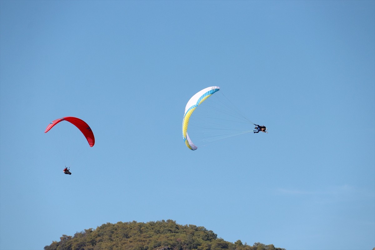 Muğla'nın Fethiye ilçesinde bu yıl 24'üncüsü gerçekleştirilen Uluslararası Ölüdeniz Hava Oyunları...