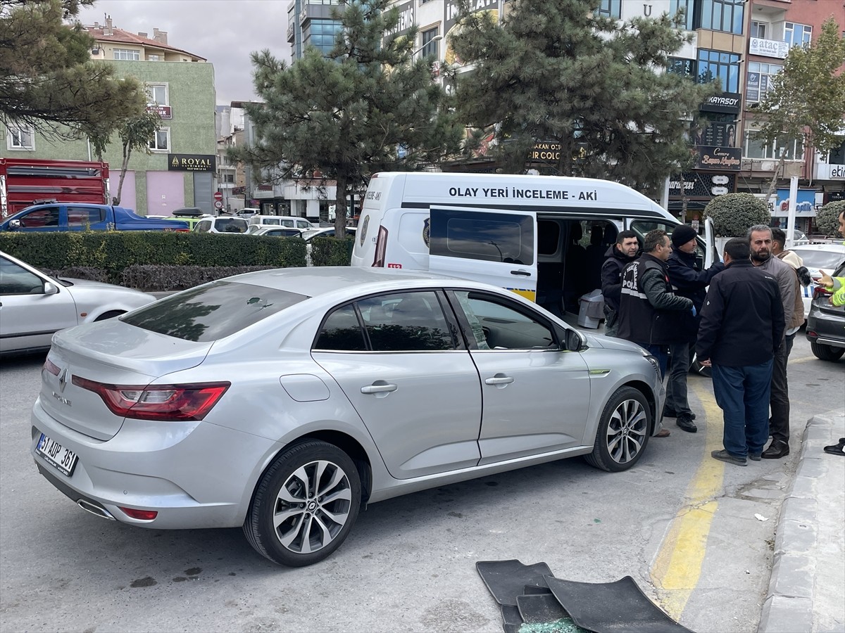 Niğde'de otomobile düzenlenen silahlı saldırıyla ilgili 6 şüpheli gözaltına alındı. Polis...