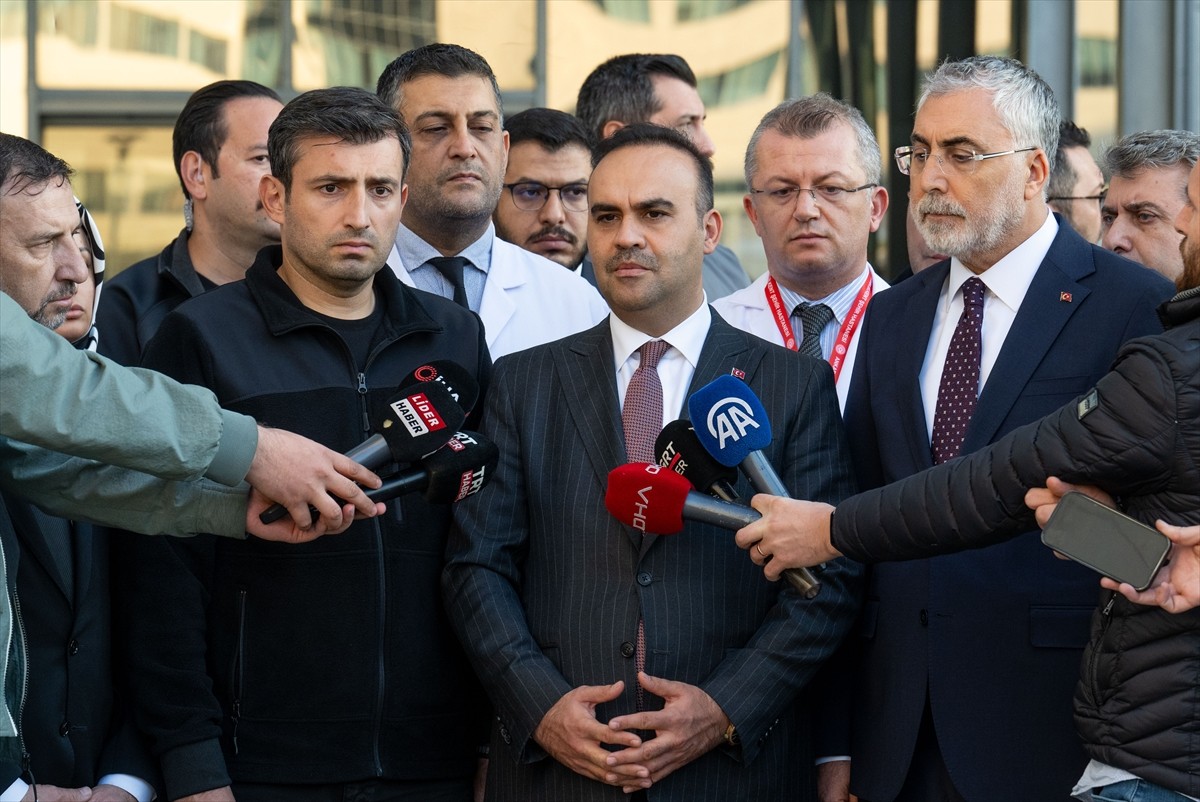 Sanayi ve Teknoloji Bakanı Mehmet Fatih Kacır, Bilkent Şehir Hastanesinde TUSAŞ'a yönelik terör...