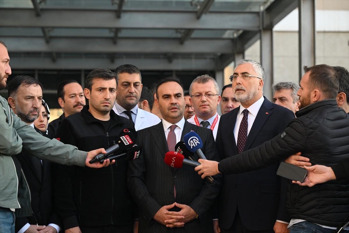 Sanayi ve Teknoloji Bakanı Mehmet Fatih Kacır, Bilkent Şehir Hastanesinde TUSAŞ'a yönelik terör...