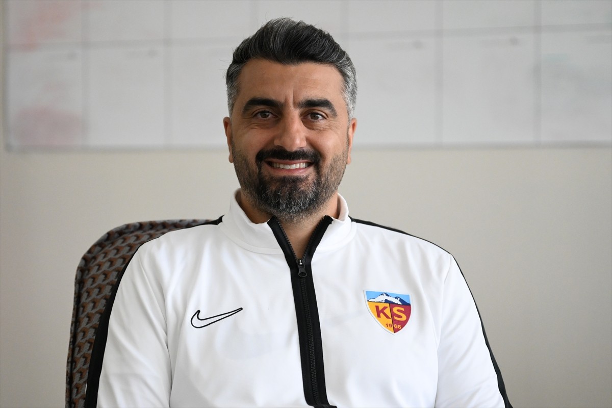 Trendyol Süper Lig ekiplerinden Bellona Kayserispor'un teknik direktörü Sinan Kaloğlu, kötü...